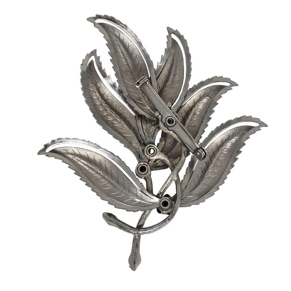 Vintage Silver-Tone Leaf Brooch Pin With Textured Design & Secure Closure